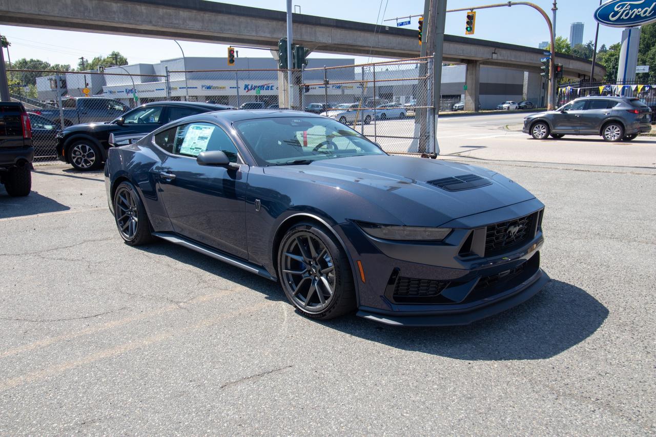 2025 Ford Mustang Dark Horse Photo3