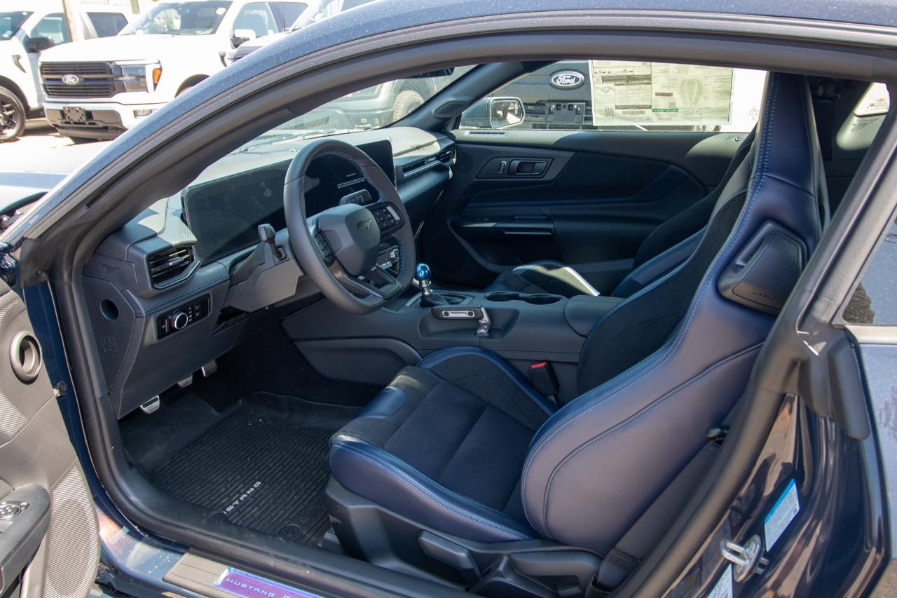2025 Ford Mustang Dark Horse Photo5