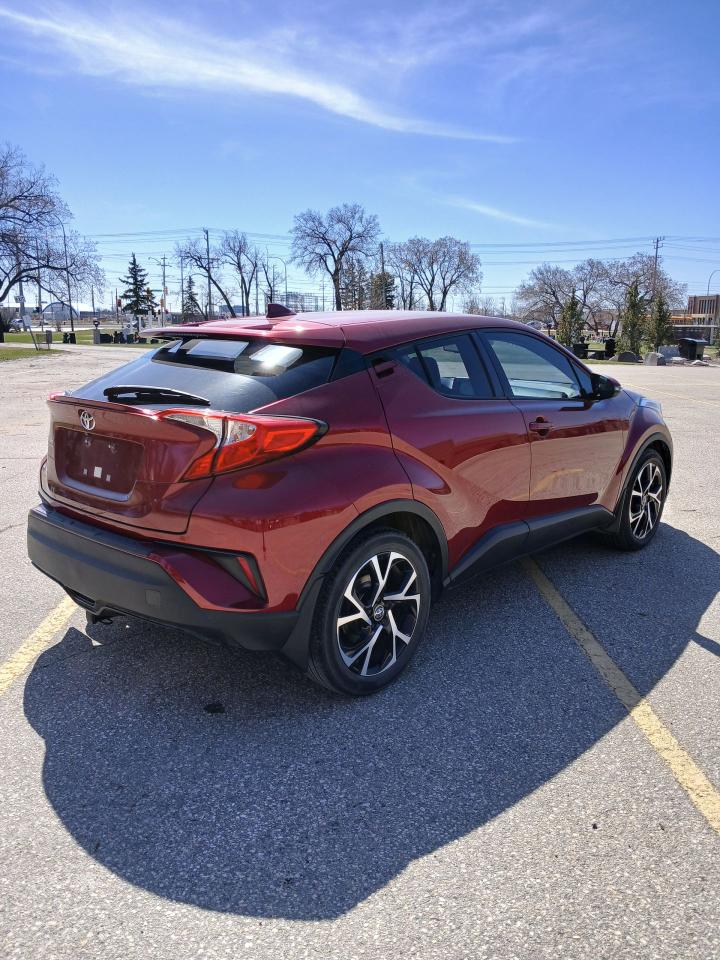 2018 Toyota C-HR XLE - Photo #4