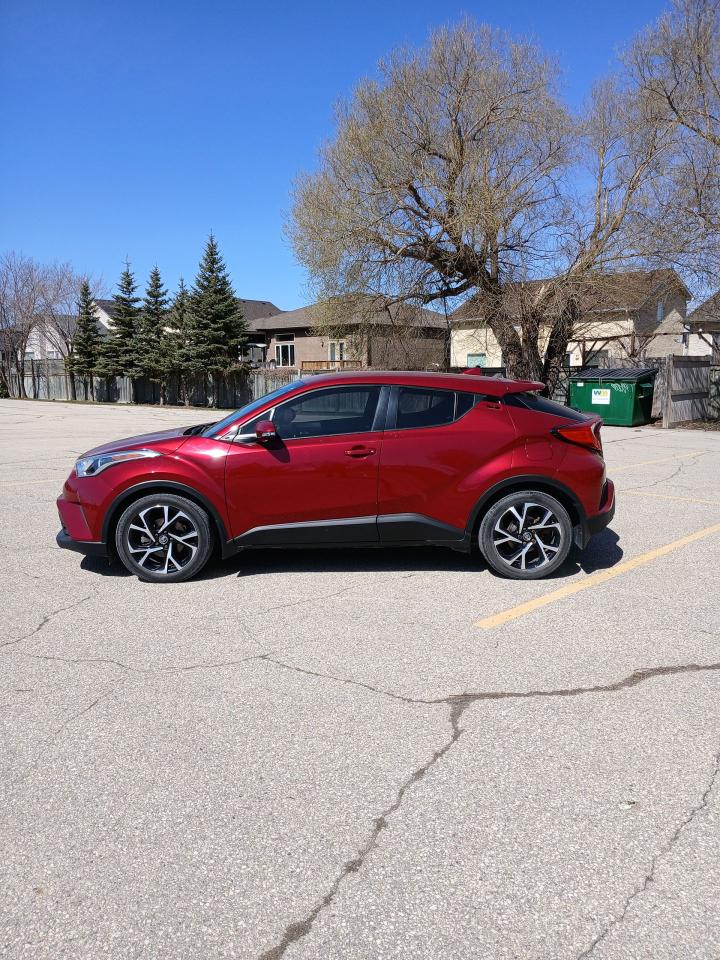 2018 Toyota C-HR XLE - Photo #6
