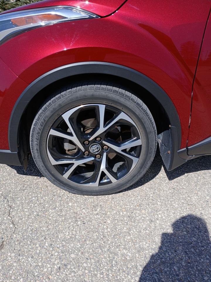 2018 Toyota C-HR XLE - Photo #9