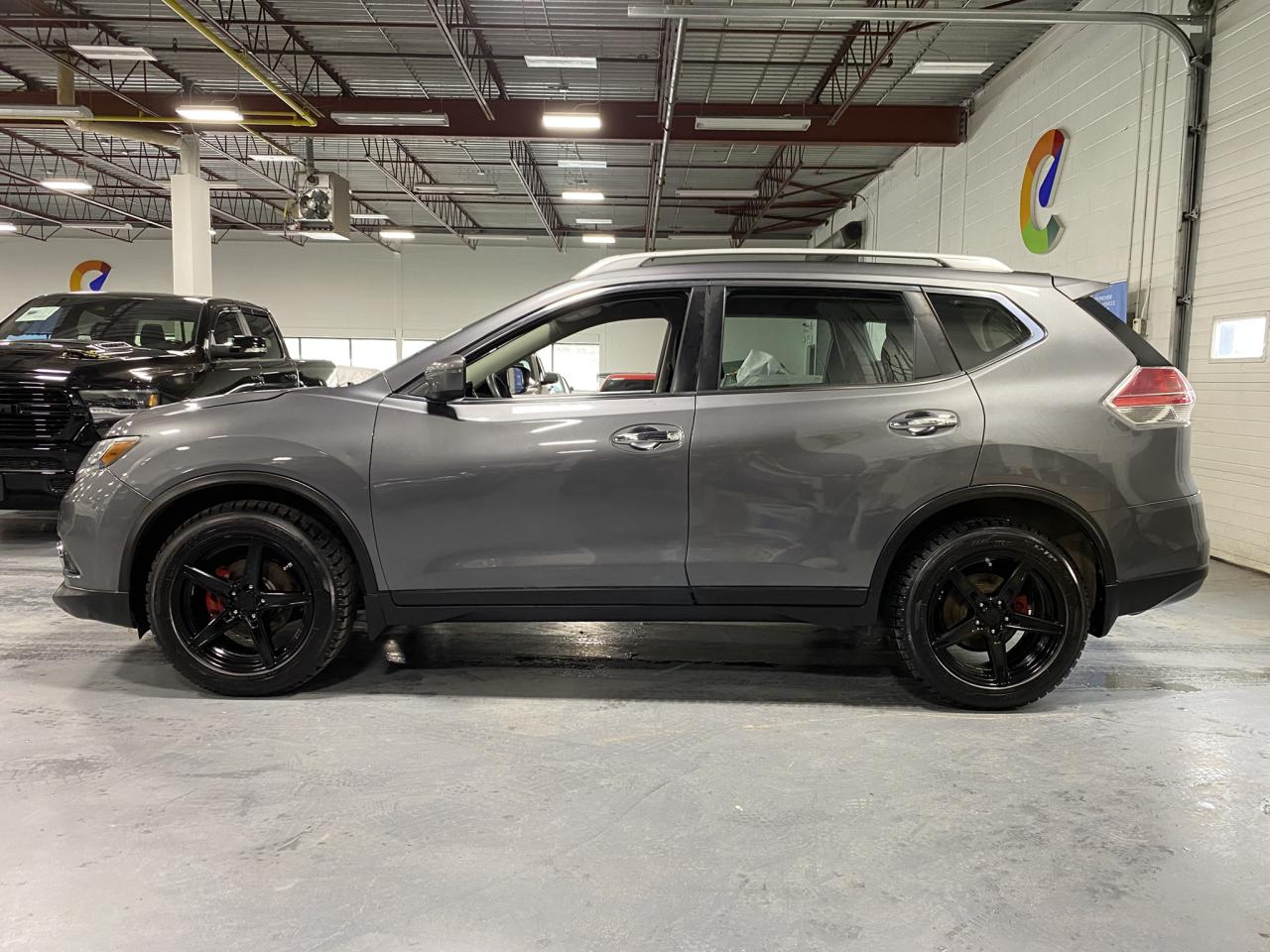 2016 Nissan Rogue S - Photo #2
