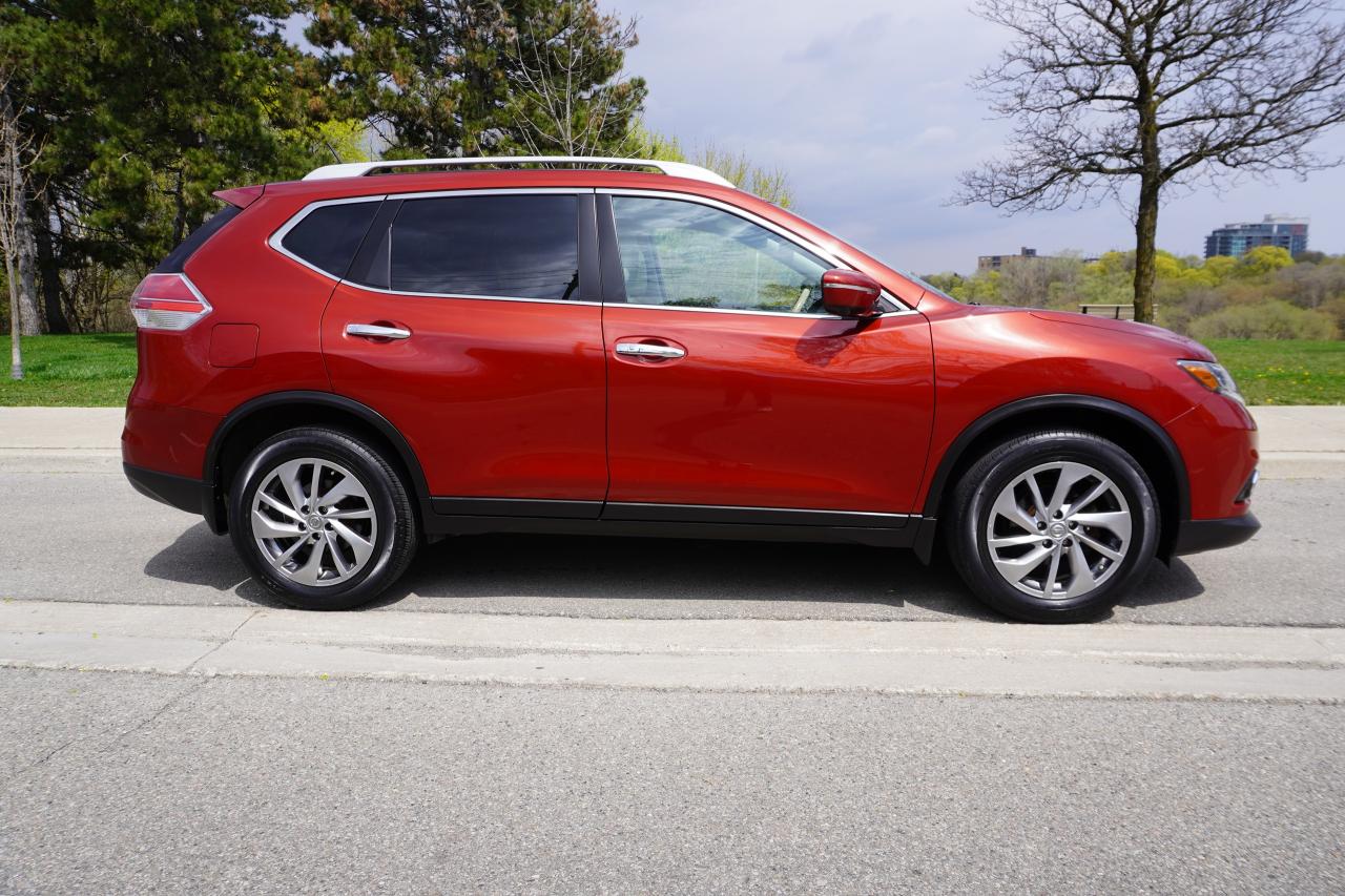2015 Nissan Rogue 1 OWNER / NO ACCIDENTS / DEALER SERVICED / SL TECH - Photo #5