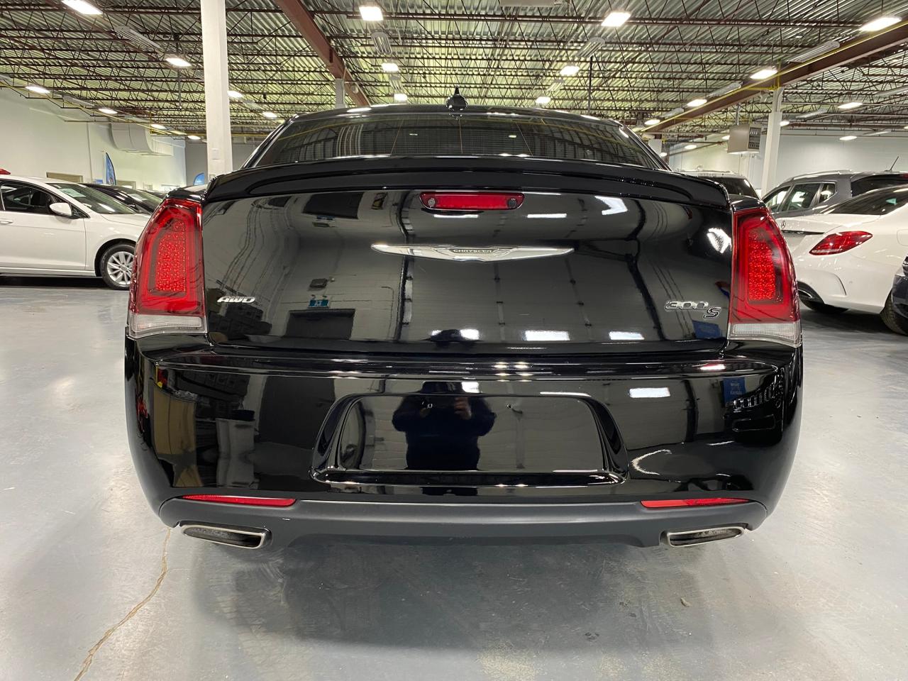 2019 Chrysler 300 300S - Photo #4