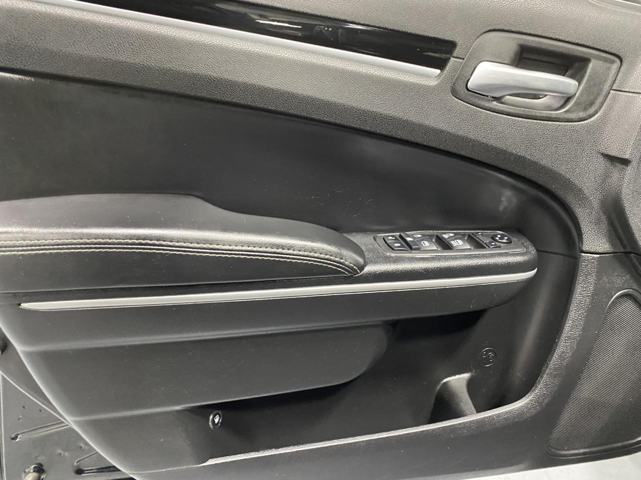 2019 Chrysler 300 300S - Photo #11