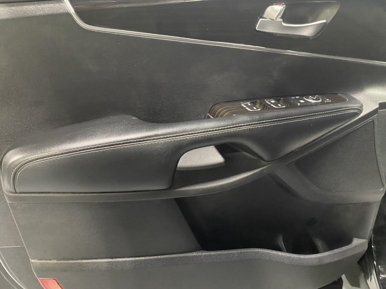 2020 Kia Sorento LX+ V6 - Photo #11