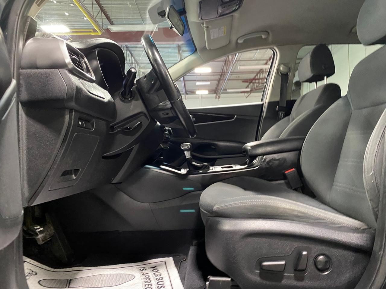 2020 Kia Sorento LX+ V6 - Photo #12