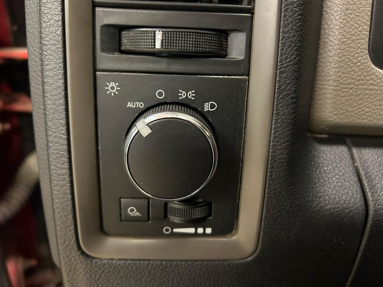 2012 RAM 1500 ST - Photo #10