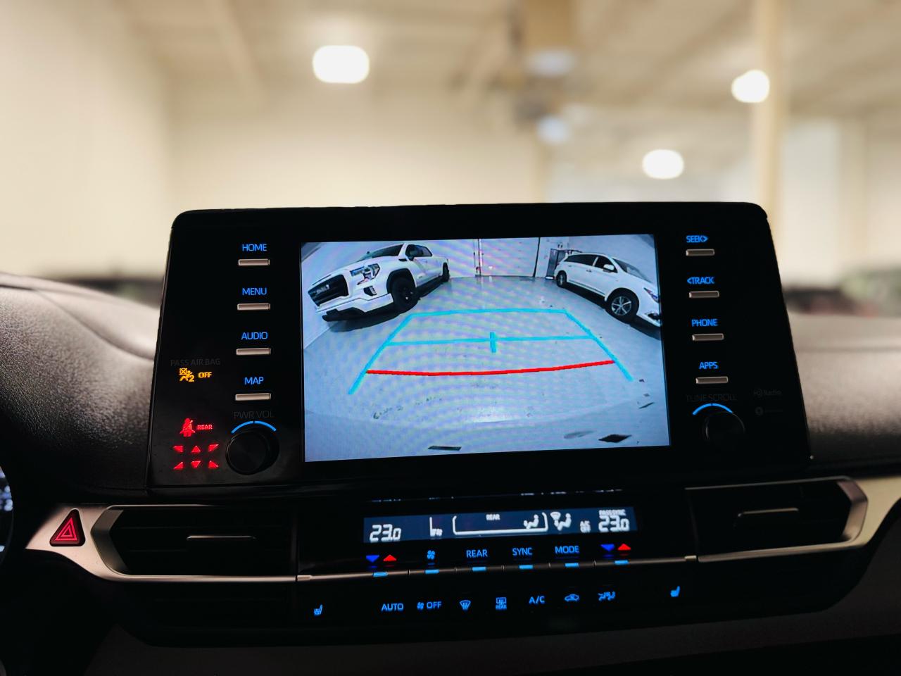 2021 Toyota Sienna LE - Photo #12