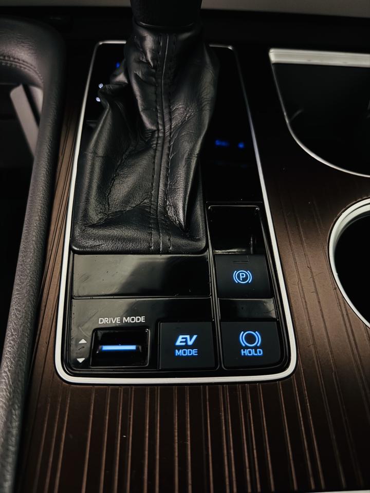 2021 Toyota Sienna LE - Photo #14