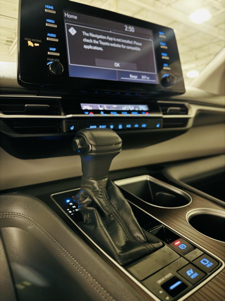 2021 Toyota Sienna LE - Photo #13