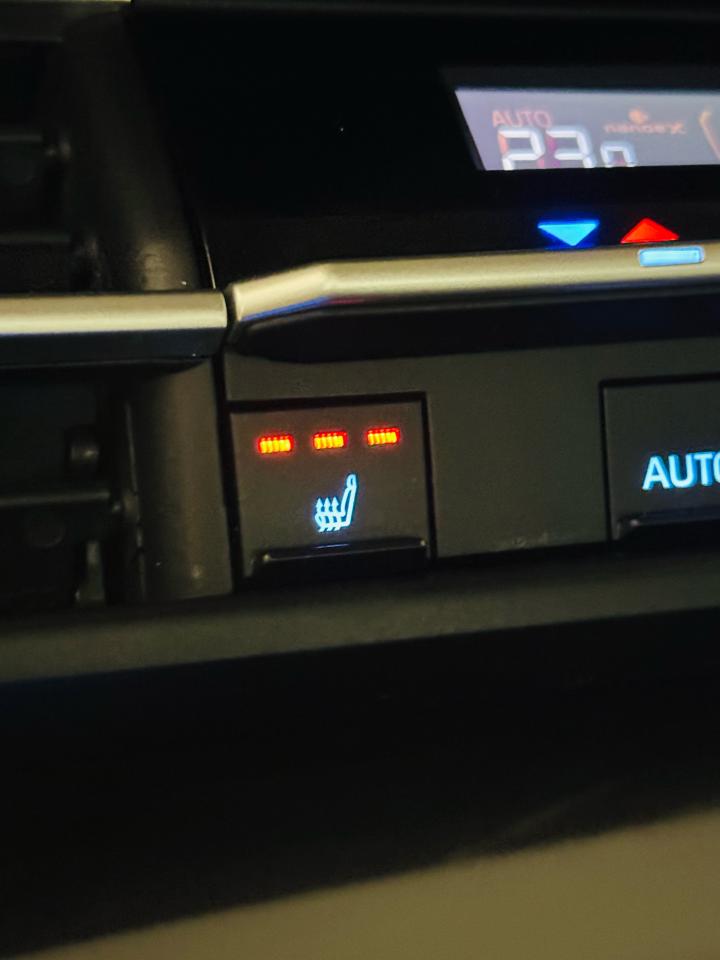 2021 Toyota Sienna LE - Photo #17