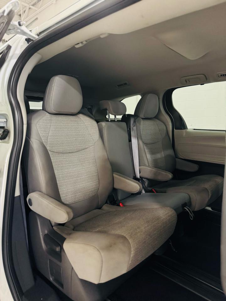 2021 Toyota Sienna LE - Photo #24