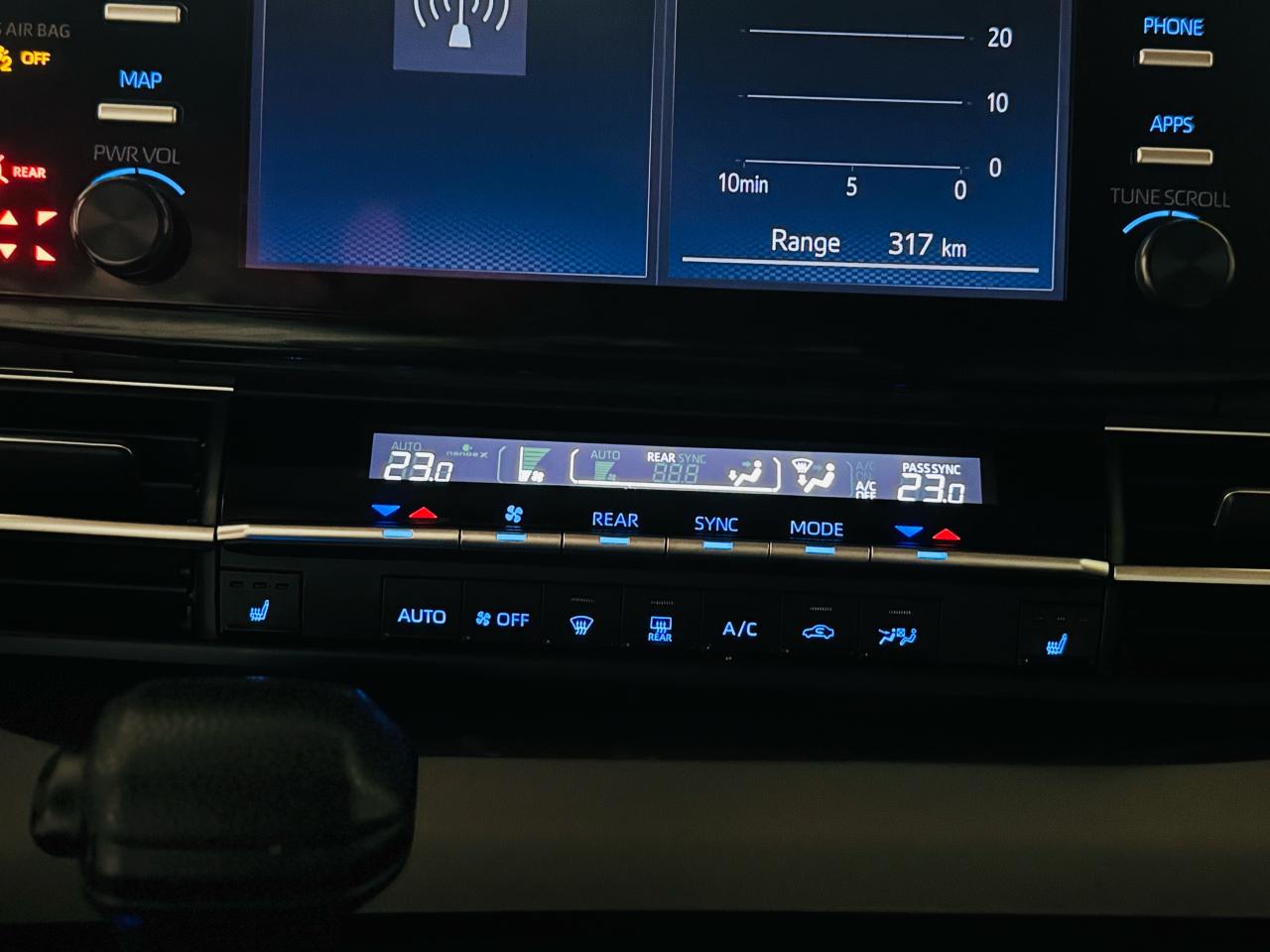 2021 Toyota Sienna LE - Photo #16