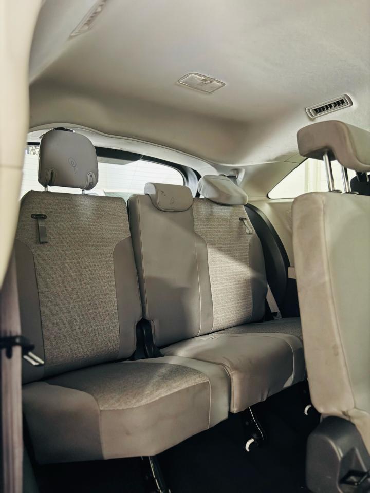 2021 Toyota Sienna LE - Photo #23