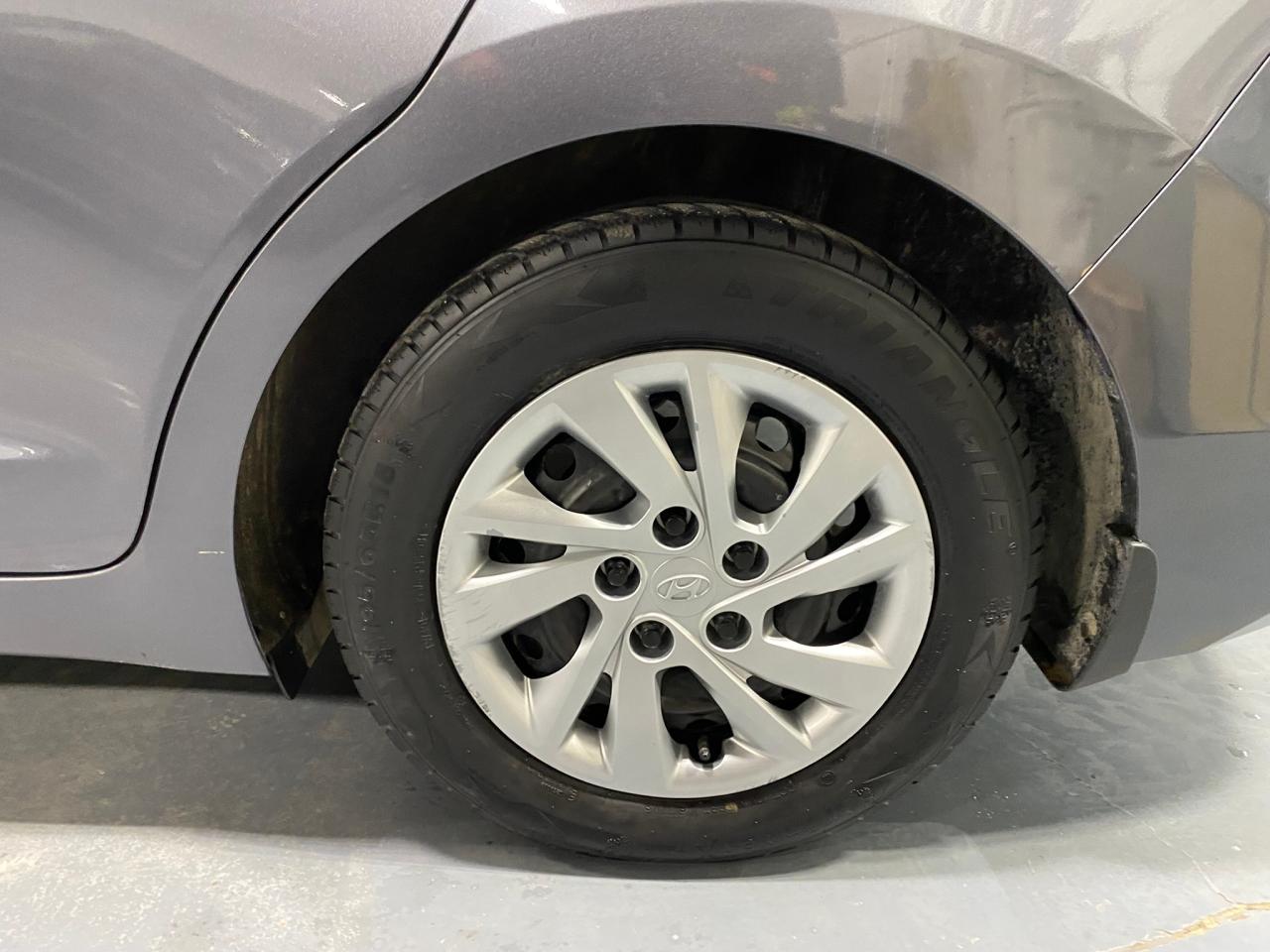 2020 Hyundai Elantra Essential - Photo #10