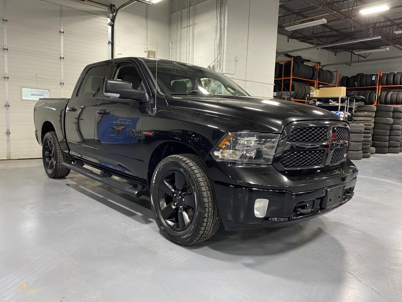 2018 RAM 1500 4x4 Crew Cab 5'7" Box - Photo #8