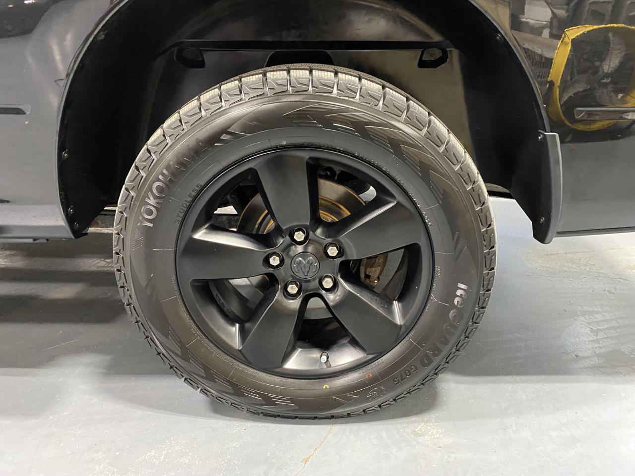 2018 RAM 1500 4x4 Crew Cab 5'7" Box - Photo #11
