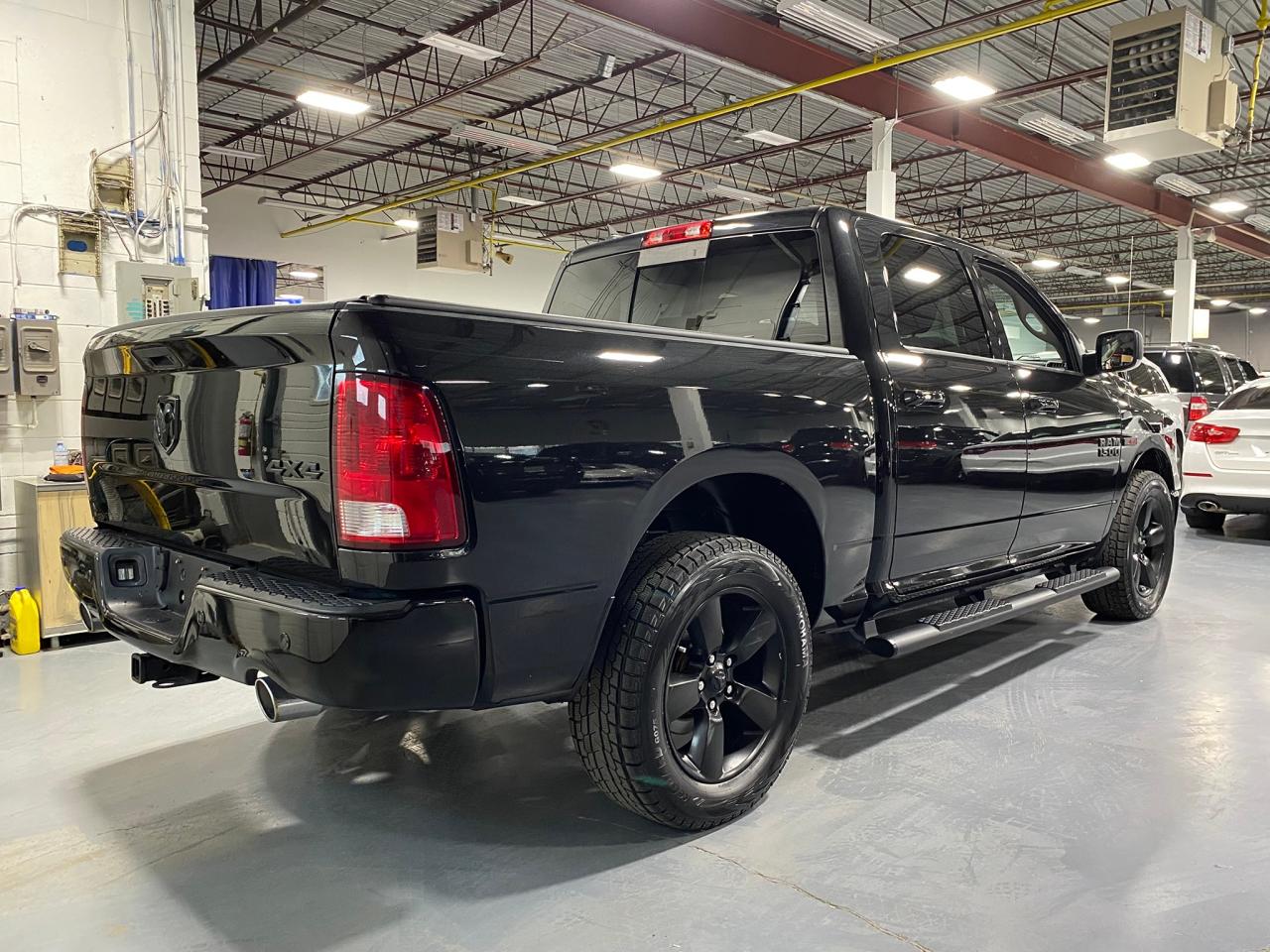 2018 RAM 1500 4x4 Crew Cab 5'7" Box - Photo #6