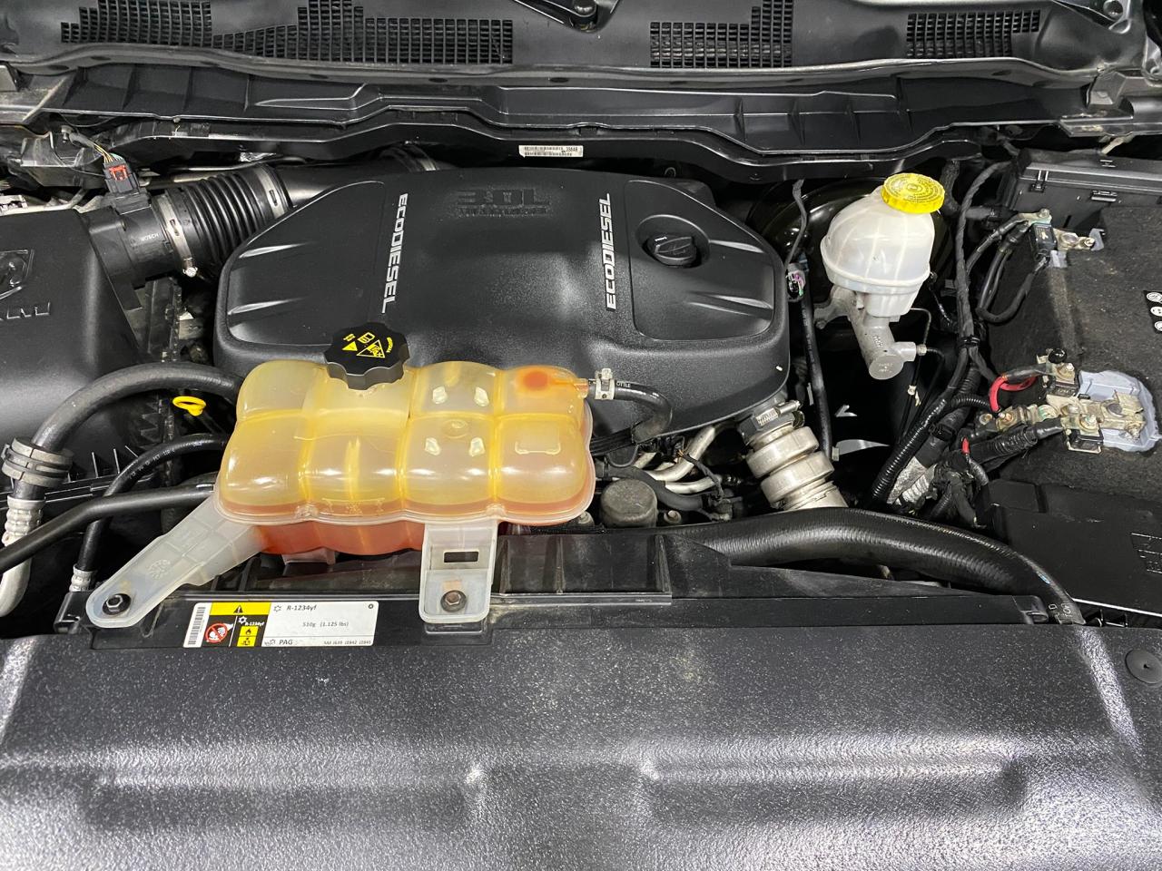 2018 RAM 1500 4x4 Crew Cab 5'7" Box - Photo #10
