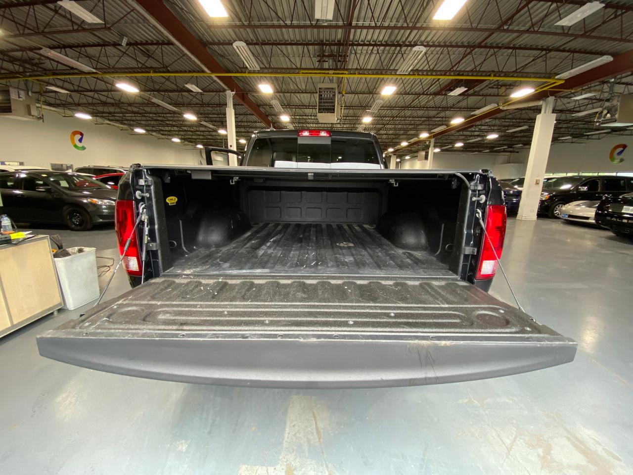 2018 RAM 1500 4x4 Crew Cab 5'7" Box - Photo #5