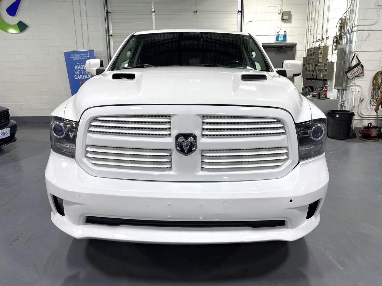2016 RAM 1500 4WD Crew Cab 140.5" Sport - Photo #8