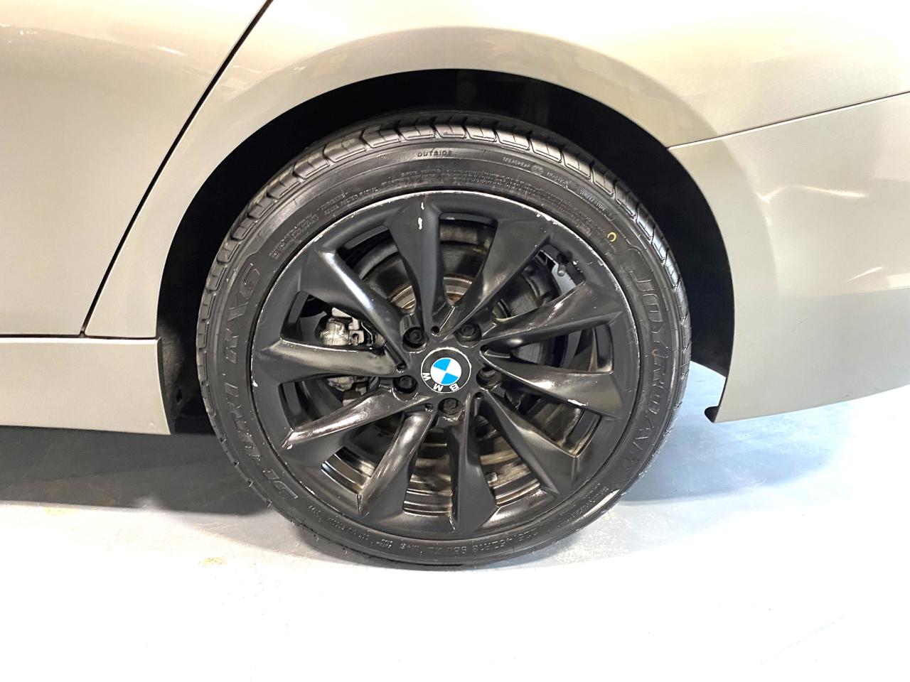 2017 BMW 3 Series 330i xDrive - Photo #10