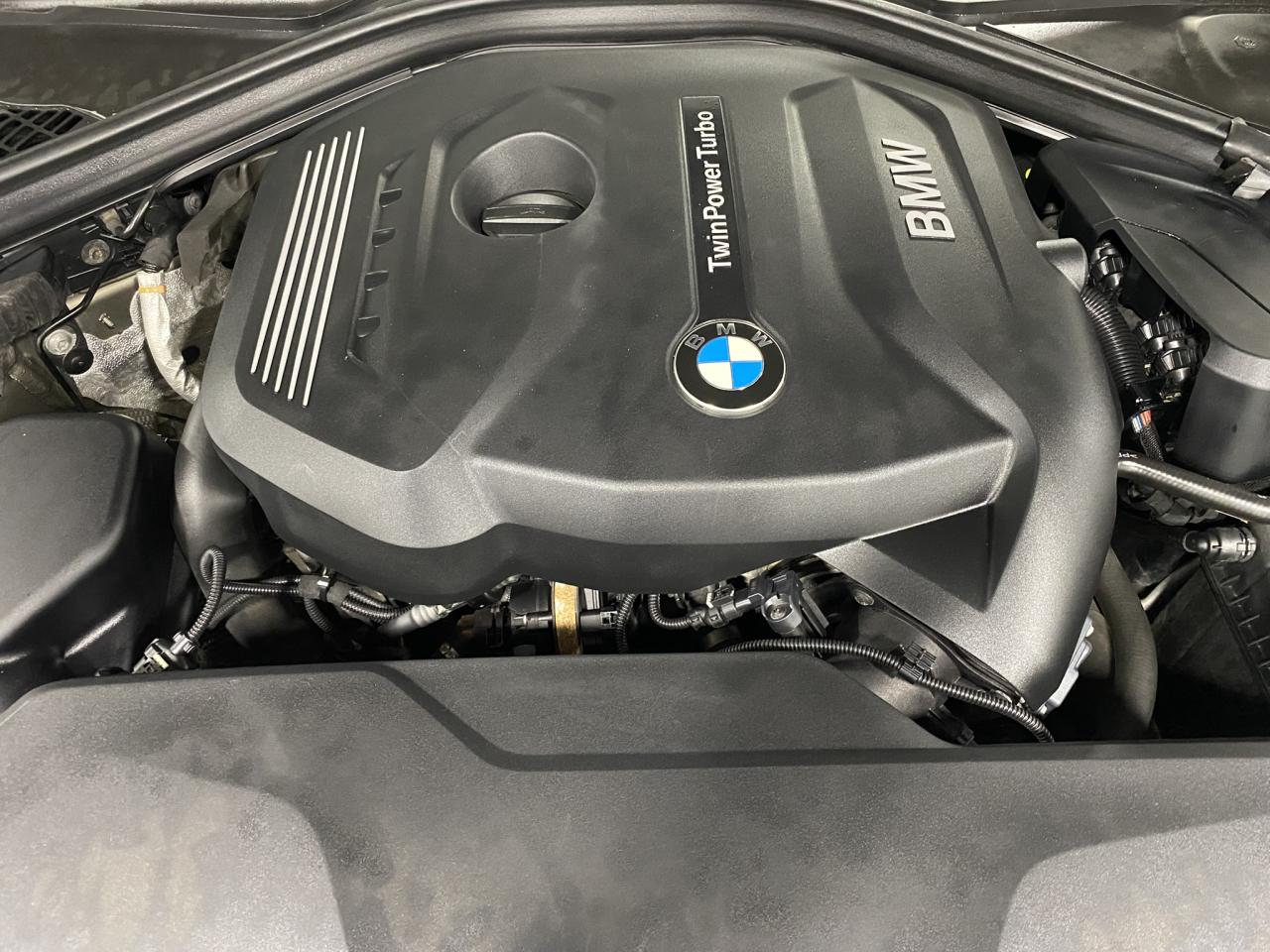 2017 BMW 3 Series 330i xDrive - Photo #9