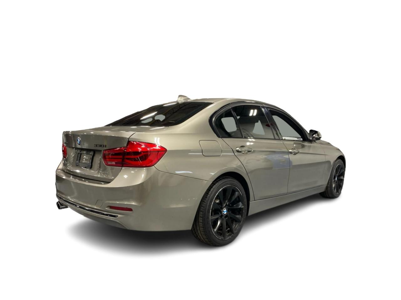 2017 BMW 3 Series 330i xDrive Photo