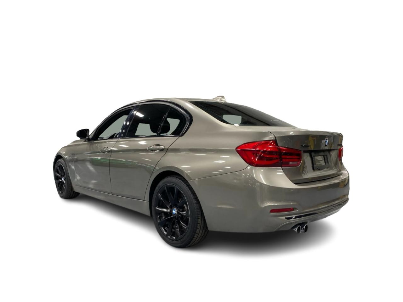 2017 BMW 3 Series 330i xDrive Photo