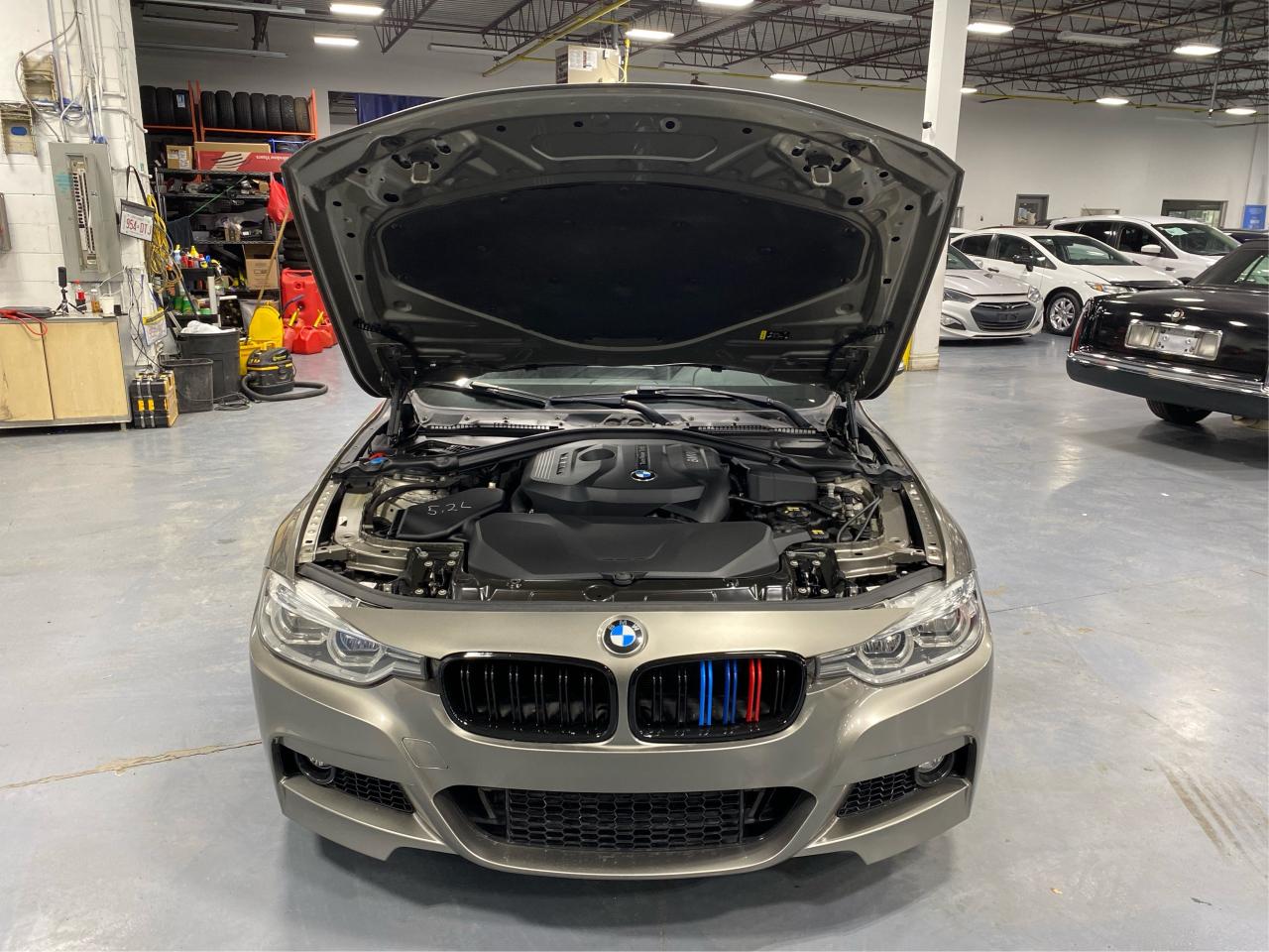 2017 BMW 3 Series 330i xDrive Photo