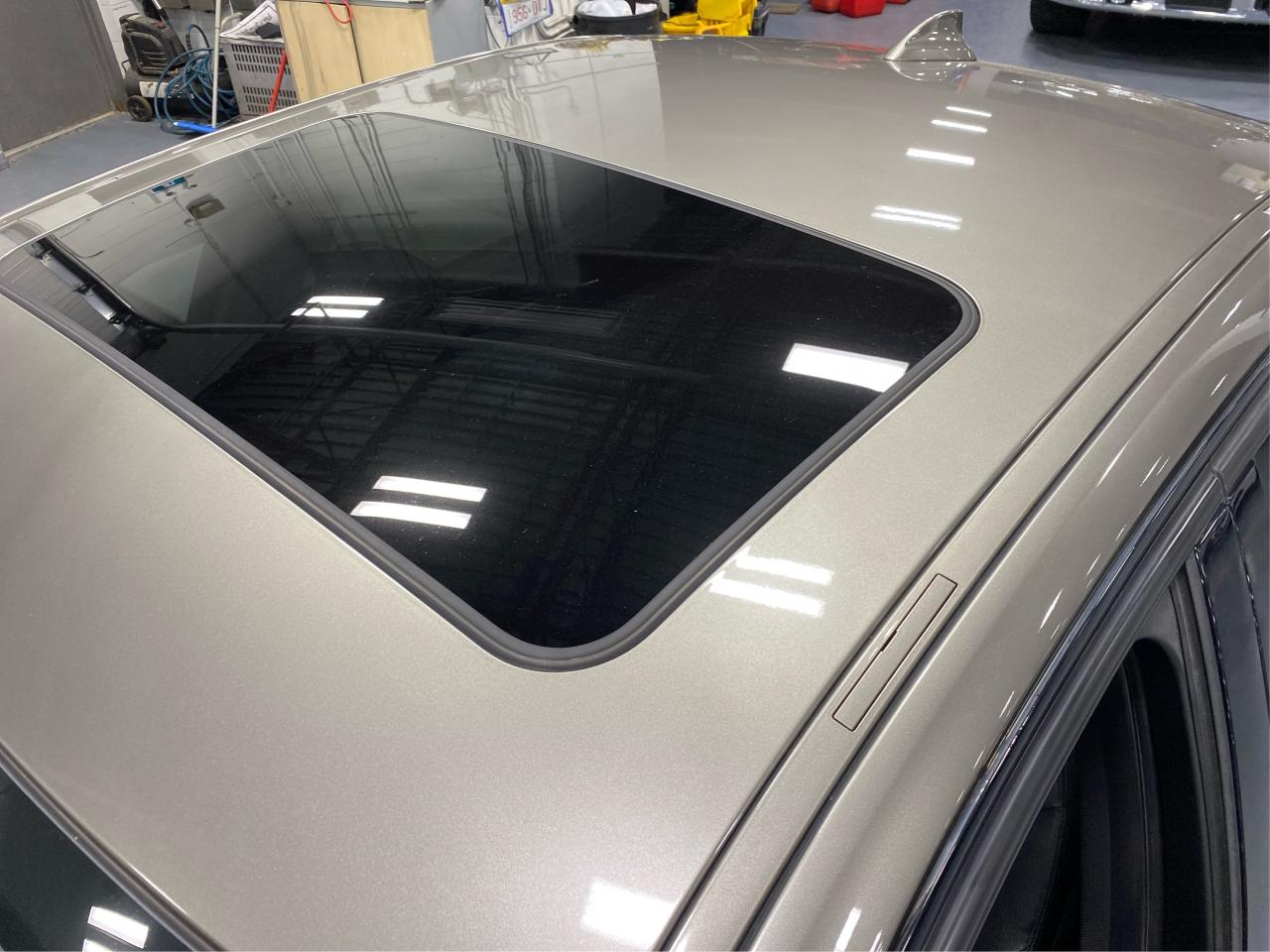 2017 BMW 3 Series 330i xDrive Photo