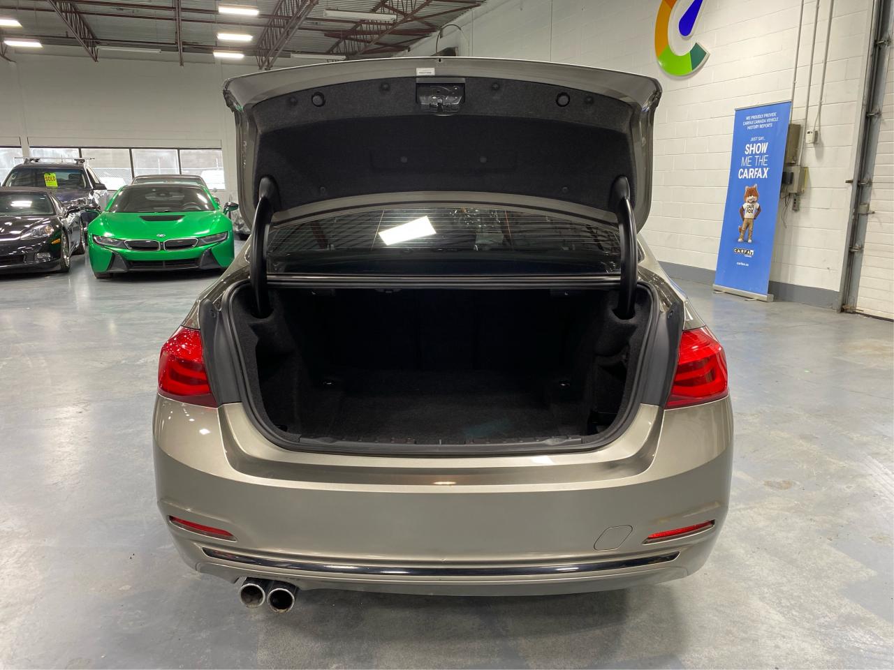 2017 BMW 3 Series 330i xDrive Photo