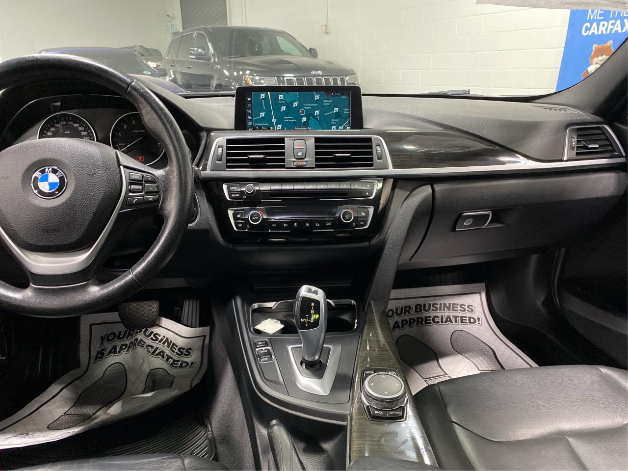 2017 BMW 3 Series 330i xDrive Photo