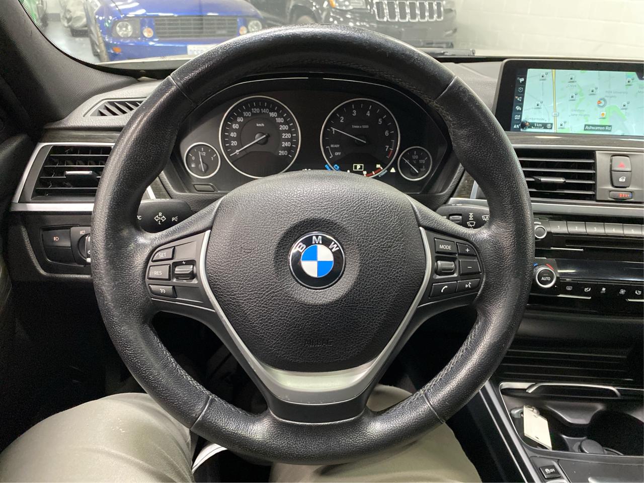 2017 BMW 3 Series 330i xDrive Photo