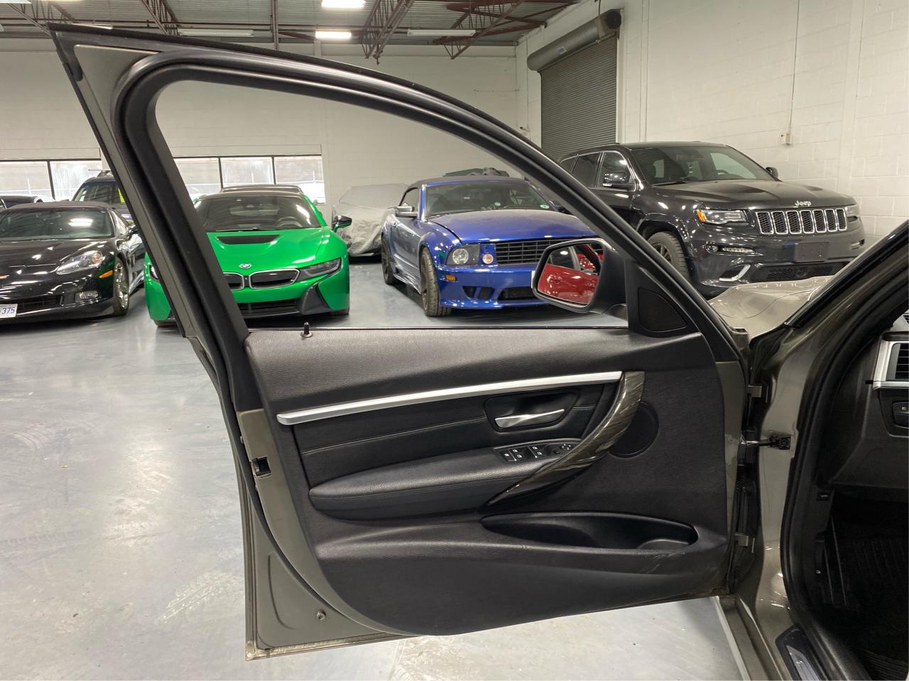 2017 BMW 3 Series 330i xDrive Photo