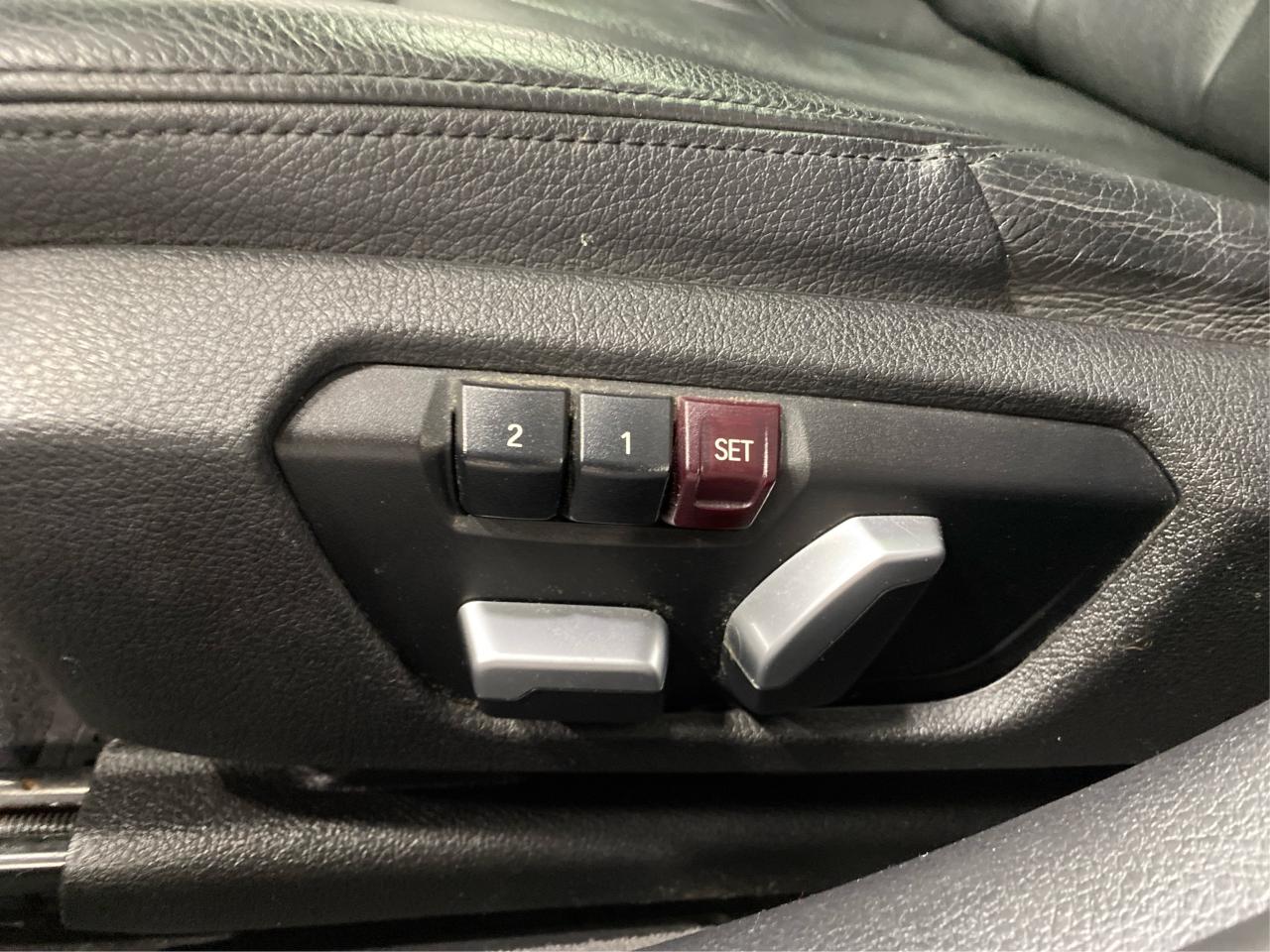 2017 BMW 3 Series 330i xDrive Photo