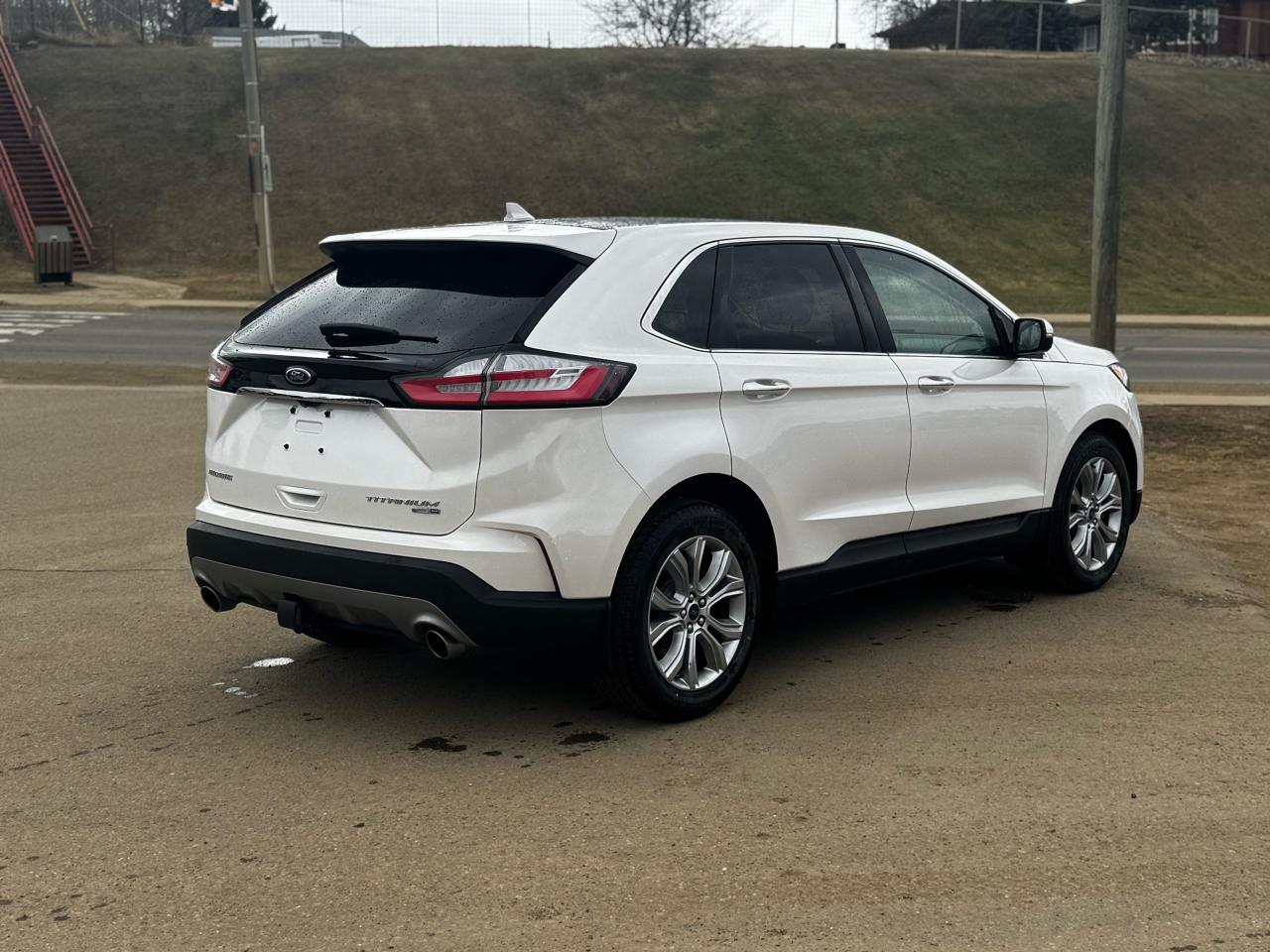 2019 Ford Edge Titanium Photo
