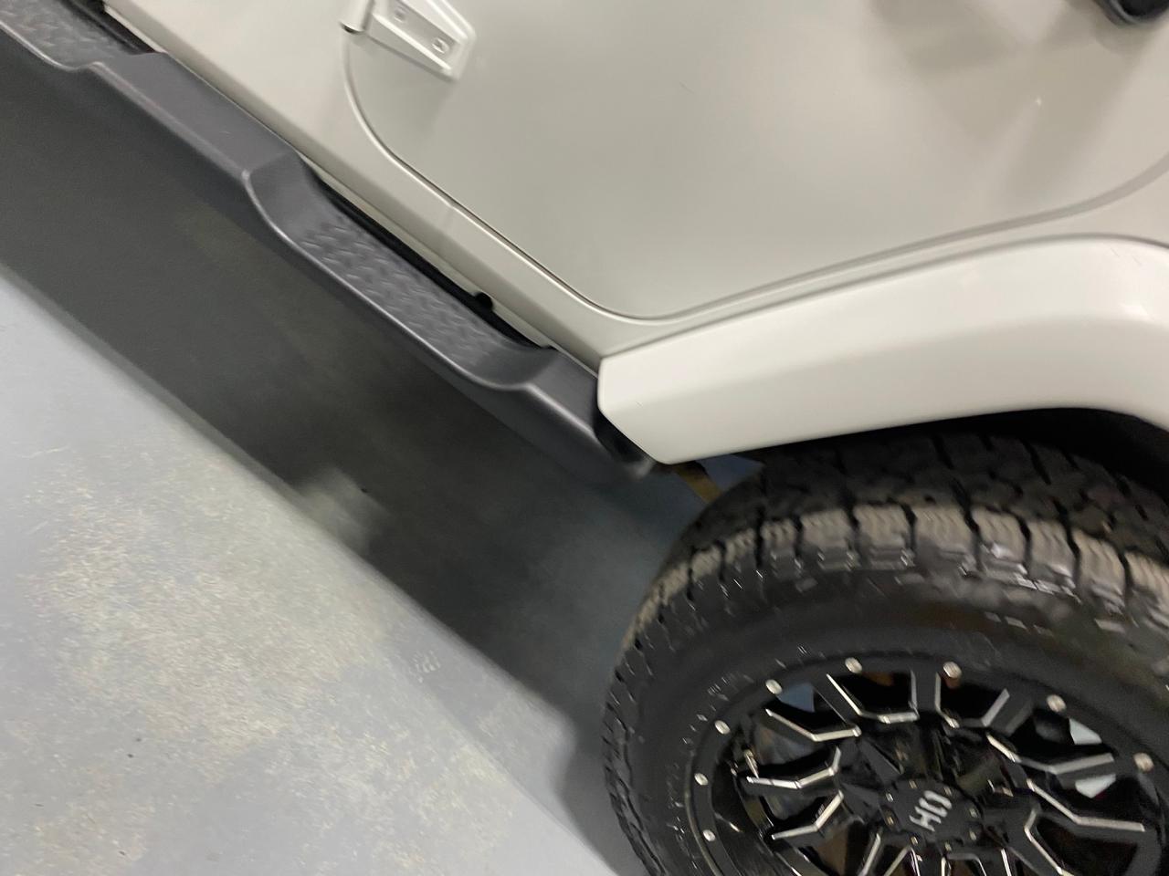 2018 Jeep Wrangler SAHARA 4X4 - Photo #11