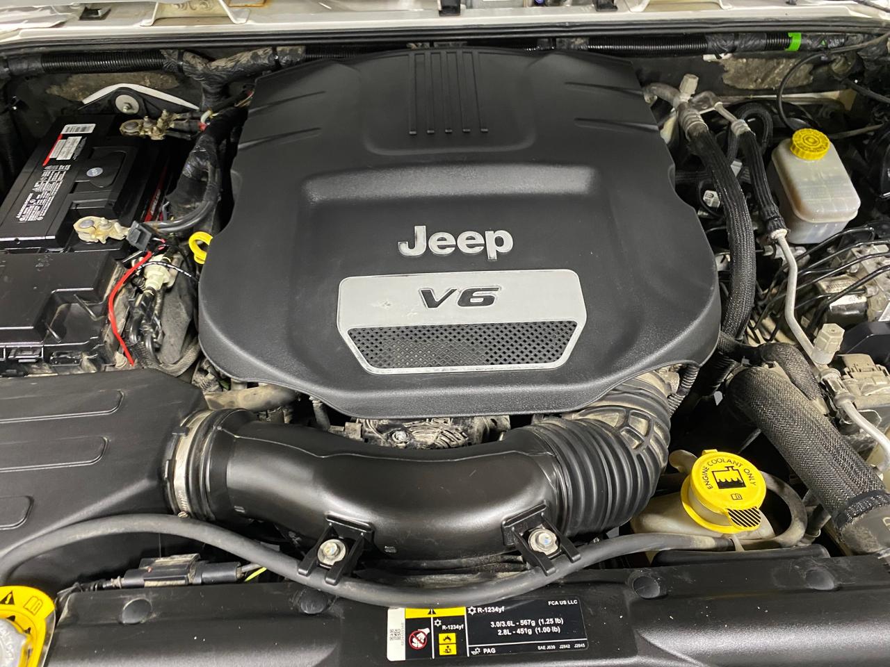 2018 Jeep Wrangler SAHARA 4X4 - Photo #9