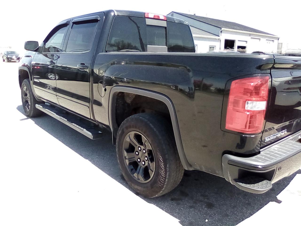 2017 GMC Sierra 1500 SLE Crew Cab Long Box 4WD