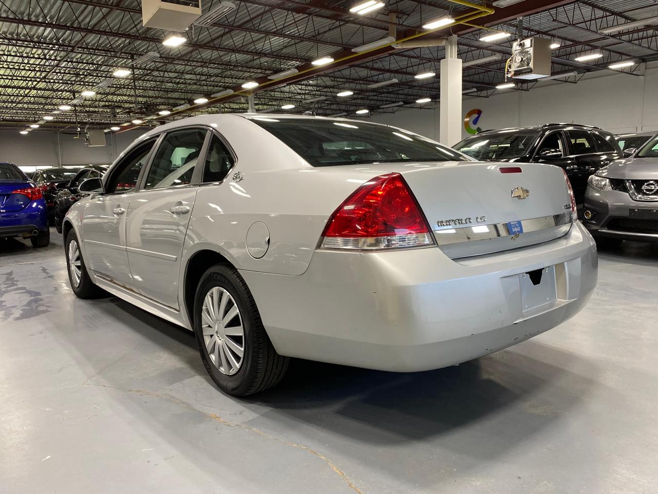 2009 Chevrolet Impala LS - Photo #3