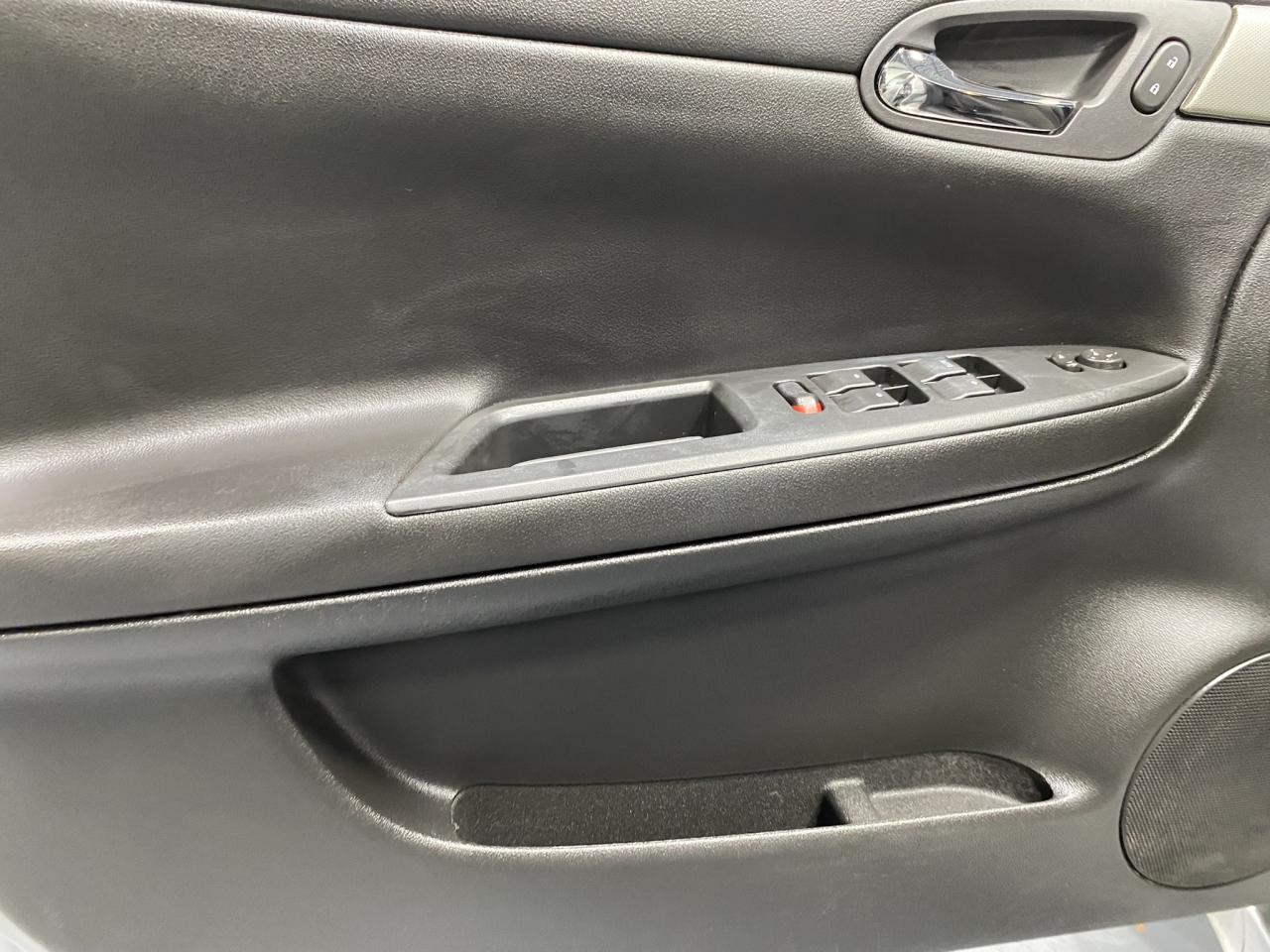 2009 Chevrolet Impala LS - Photo #11