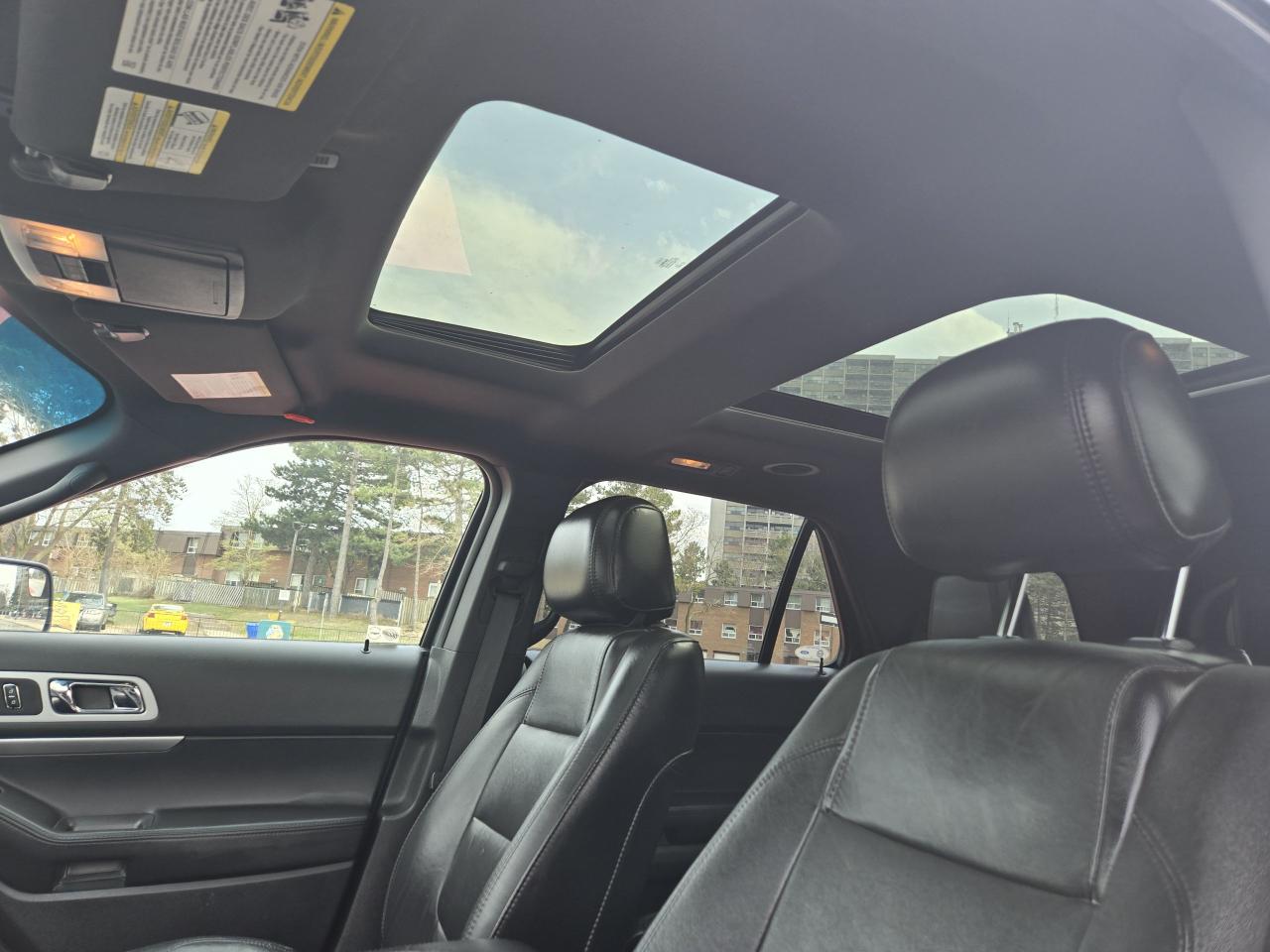 2013 Ford Explorer XLT-4WD- Backup Cam - Panoramic Sunroof- Heated Seats- Bluetooth - Photo #11