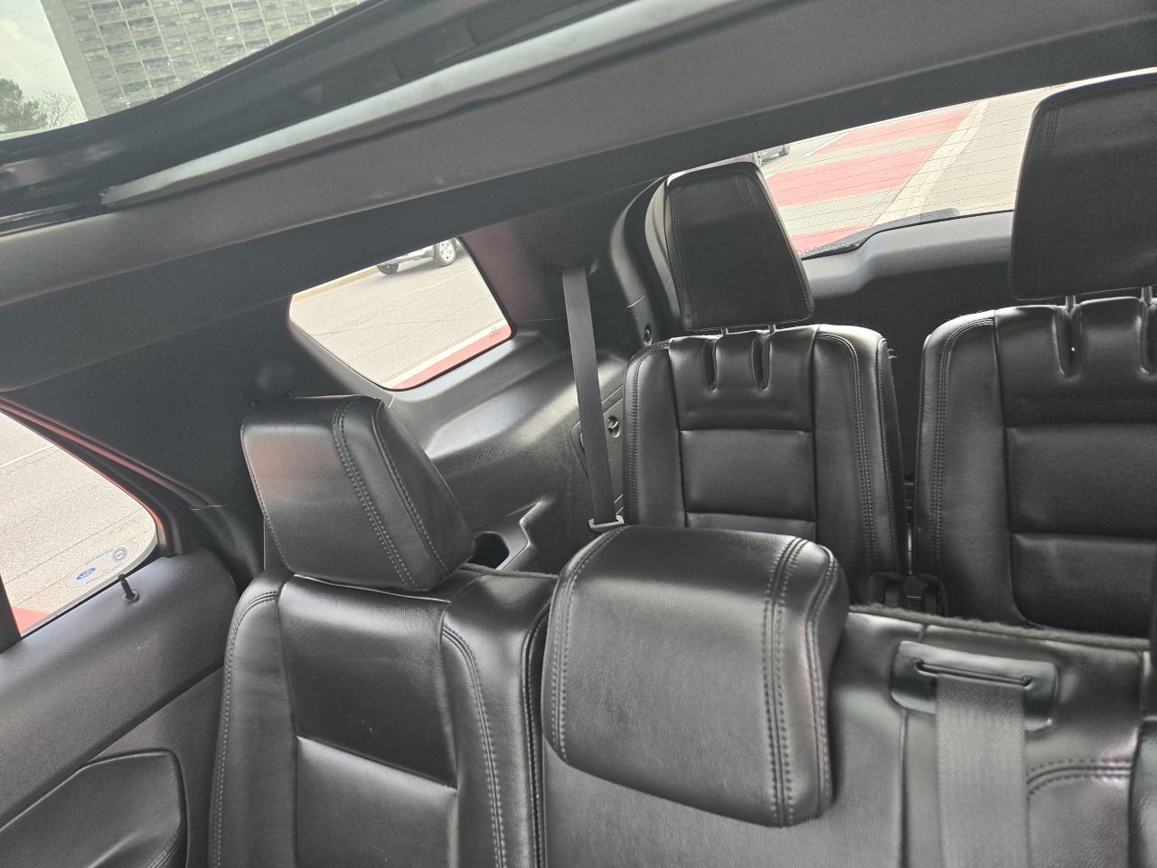 2013 Ford Explorer XLT-4WD- Backup Cam - Panoramic Sunroof- Heated Seats- Bluetooth - Photo #19