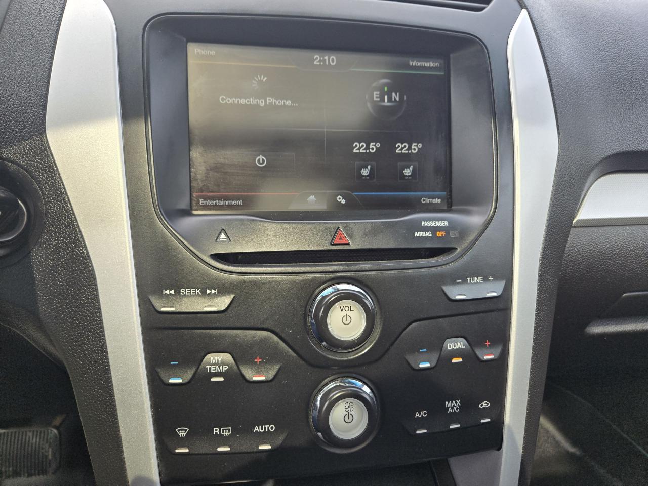 2013 Ford Explorer XLT-4WD- Backup Cam - Panoramic Sunroof- Heated Seats- Bluetooth - Photo #27