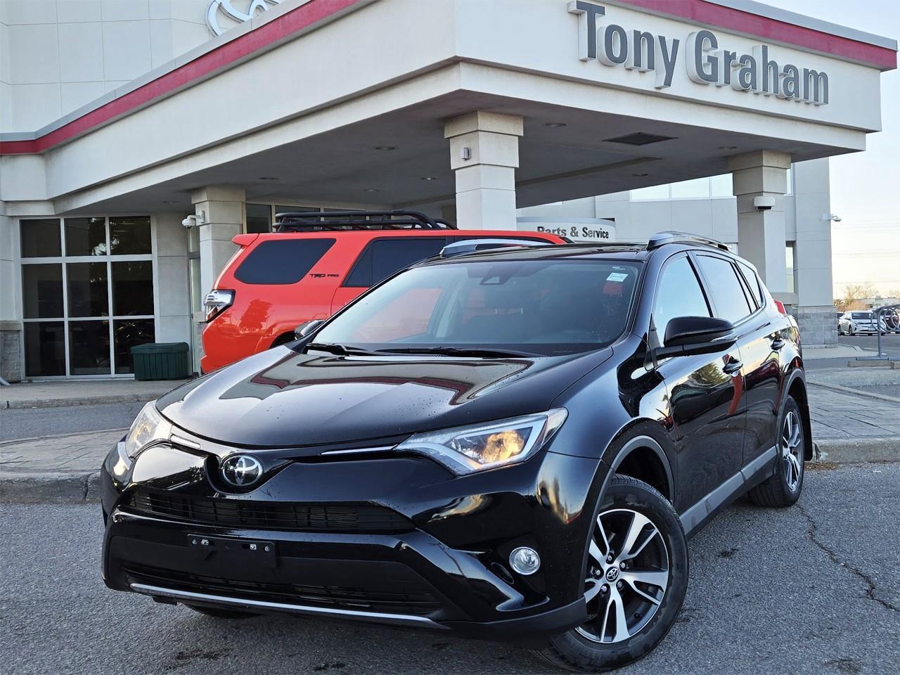 Used 2017 Toyota RAV4 XLE for sale in Ottawa, ON