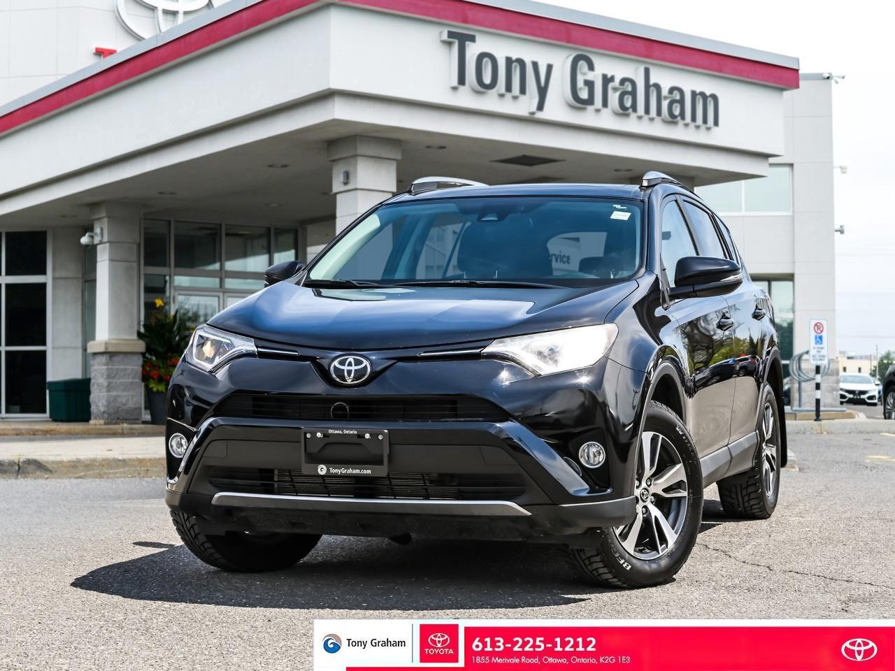 Used 2017 Toyota RAV4 XLE for sale in Ottawa, ON