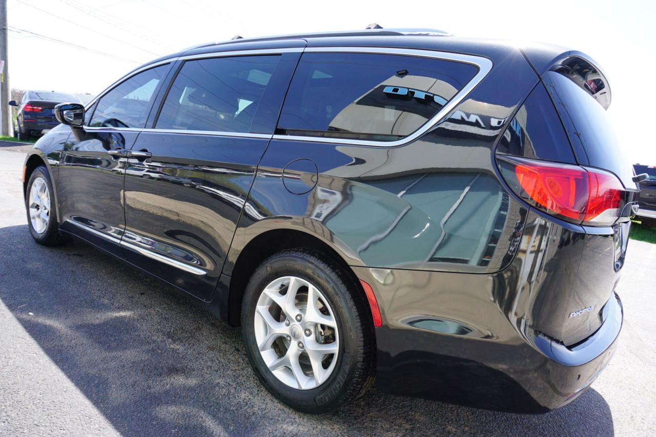 2017 Chrysler Pacifica V6 TOURING- PLUS CERTIFIED *CHRYSLER MAINTAIN* CAMERA NAV BLUETOOTH DVD LEATHER HEATED SEATS SUNROOF CRUISE ALLOYS - Photo #4