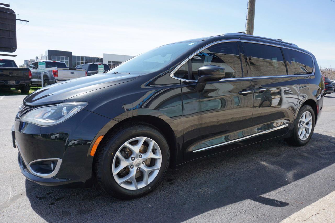 2017 Chrysler Pacifica V6 TOURING- PLUS CERTIFIED *CHRYSLER MAINTAIN* CAMERA NAV BLUETOOTH DVD LEATHER HEATED SEATS SUNROOF CRUISE ALLOYS - Photo #3